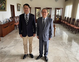 Sur la visite de courtoisie du nouvel Ambassadeur de Chine à Cotonou Sur la visite de courtoisie du nouvel Ambassadeur de Chine à Cotonou
