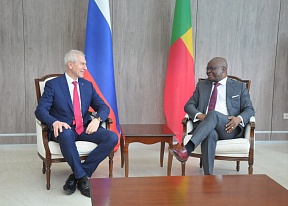 Sur la visite de travail au Bénin du Ministre russe des Sports Sur la visite de travail au Bénin du Ministre russe des Sports