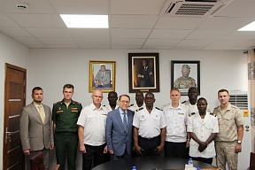 Sur les visites de courtoisie dès commandants du «SMOLNIY» à l’État-Major de la Marine nationale et à la Mairie de Cotonou
