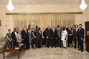 Sur la rencontre entre le député de la Douma d’État Hon.Nikolai Novichkov et les compatriotes russes vivant au Bénin