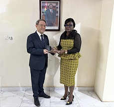 Sur la rencontre entre S.E.M. Igor EVDOKIMOV et le Ministre des Sports du Togo Sur la rencontre entre S.E.M. Igor EVDOKIMOV et le Ministre des Sports du Togo
