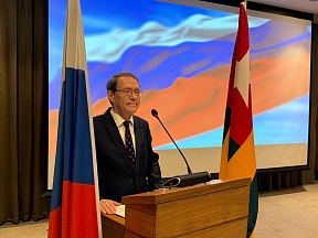Sur la réception à l’occasion du 65e anniversaire de l’établissement des relations diplomatiques entre la Russie et le Togo