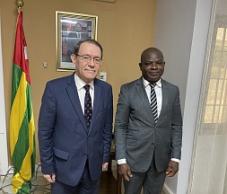 Sur la rencontre avec le Secrétaire général du Ministère des Armées du Togo Sur la rencontre avec le Secrétaire général du Ministère des Armées du Togo