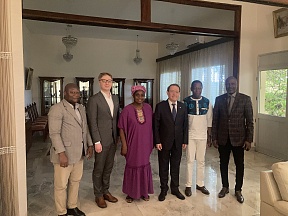 Sur la rencontre entre le vice-recteur de l'Université d'État de l'éducation et les responsables de l'association «Soyuz-Bénin»